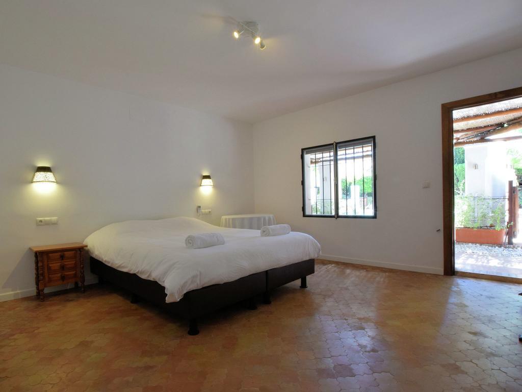 Luxurious In With Swimming Pool Villaer