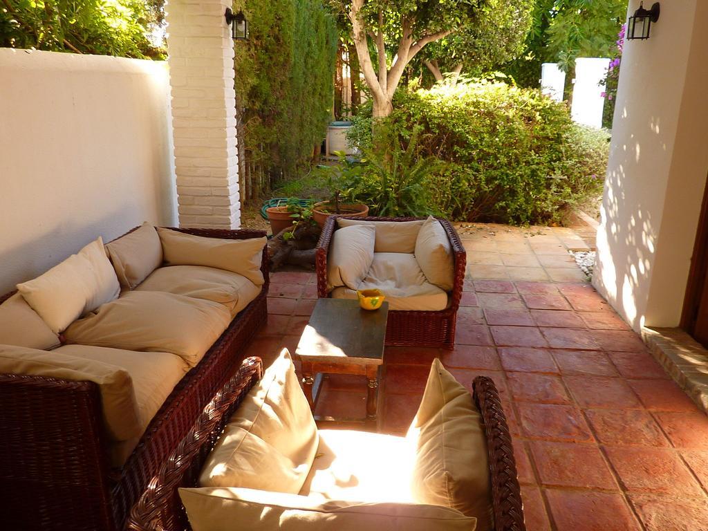 Villaer Luxurious In With Swimming Pool *