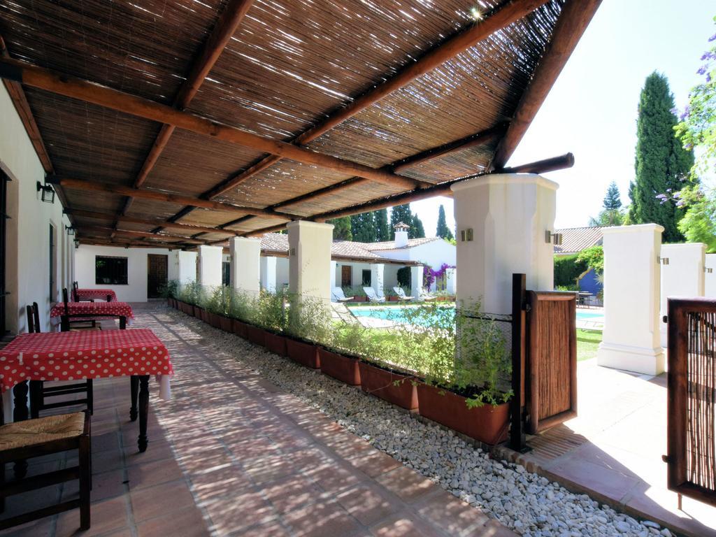 Luxurious In With Swimming Pool Villaer